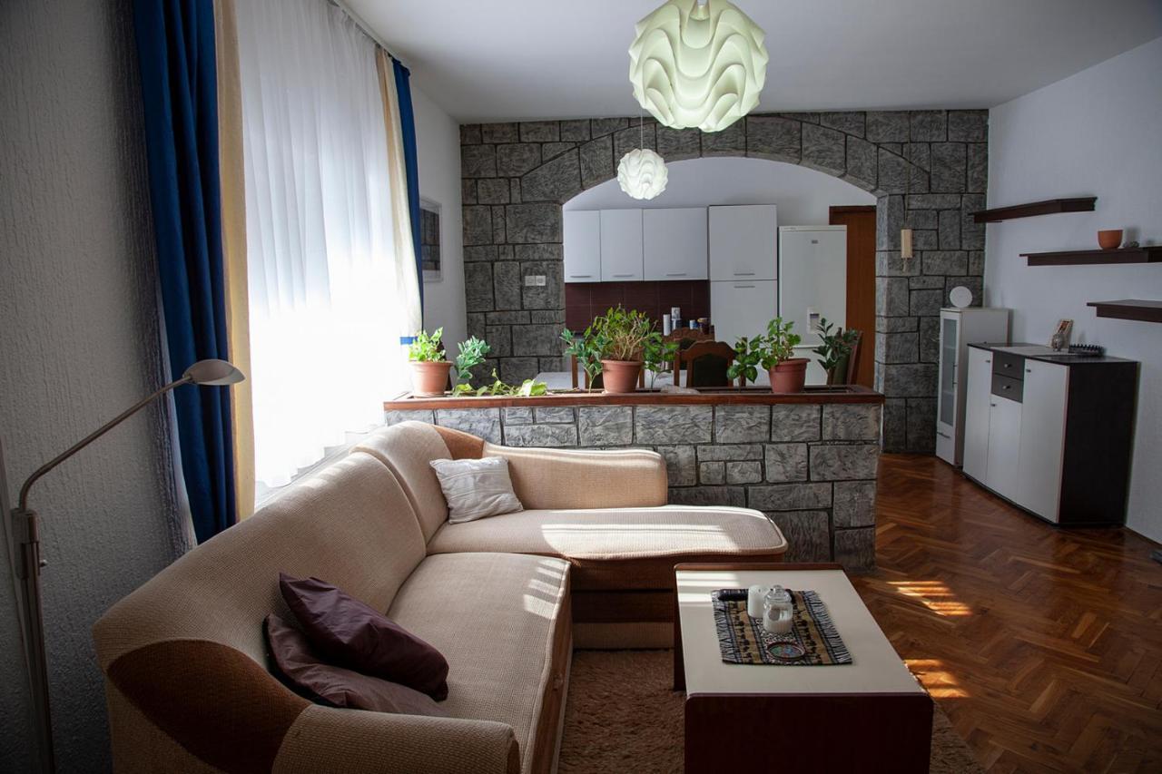 Apartman Ksenija จาโกโว ภายนอก รูปภาพ