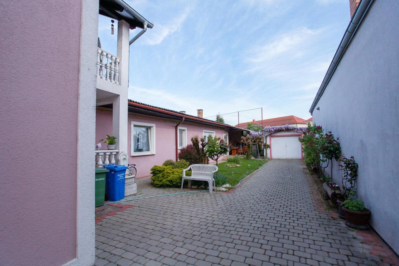 Apartman Ksenija จาโกโว ภายนอก รูปภาพ
