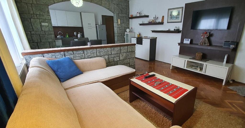 Apartman Ksenija จาโกโว ภายนอก รูปภาพ